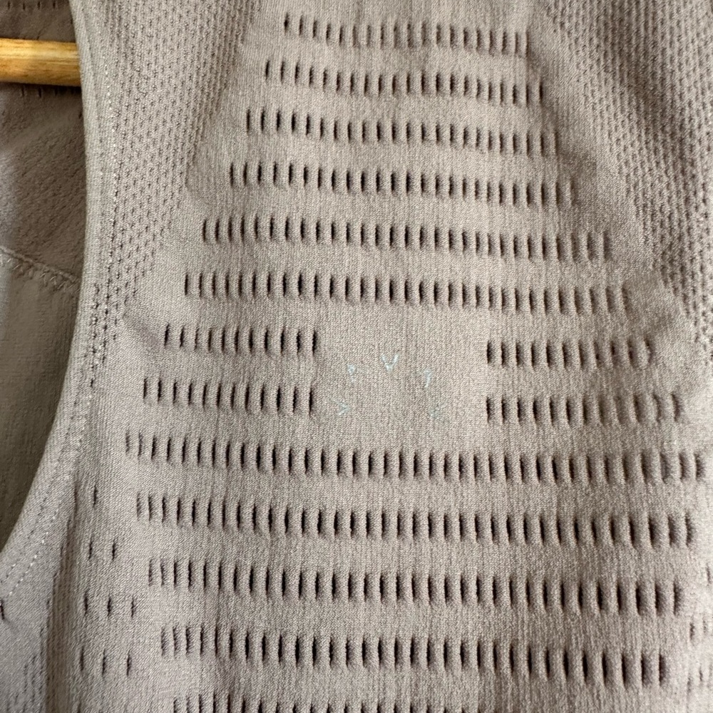 Varley Seamless Laser Cut Comfy Langley Mauve Tan Sports Bra size XXS/XS EUC - Picture 5 of 6